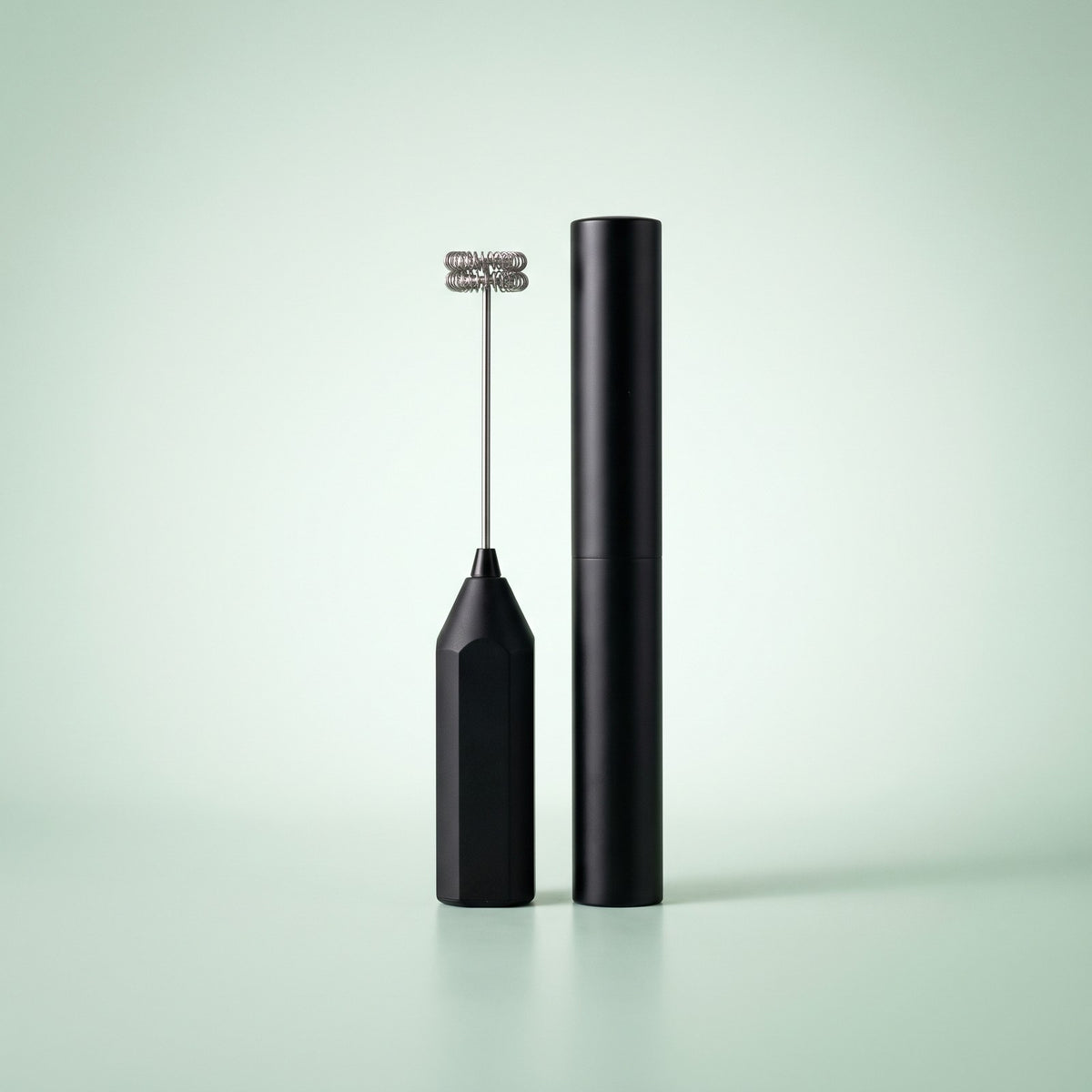 Rechargeable milk frother with its travel case